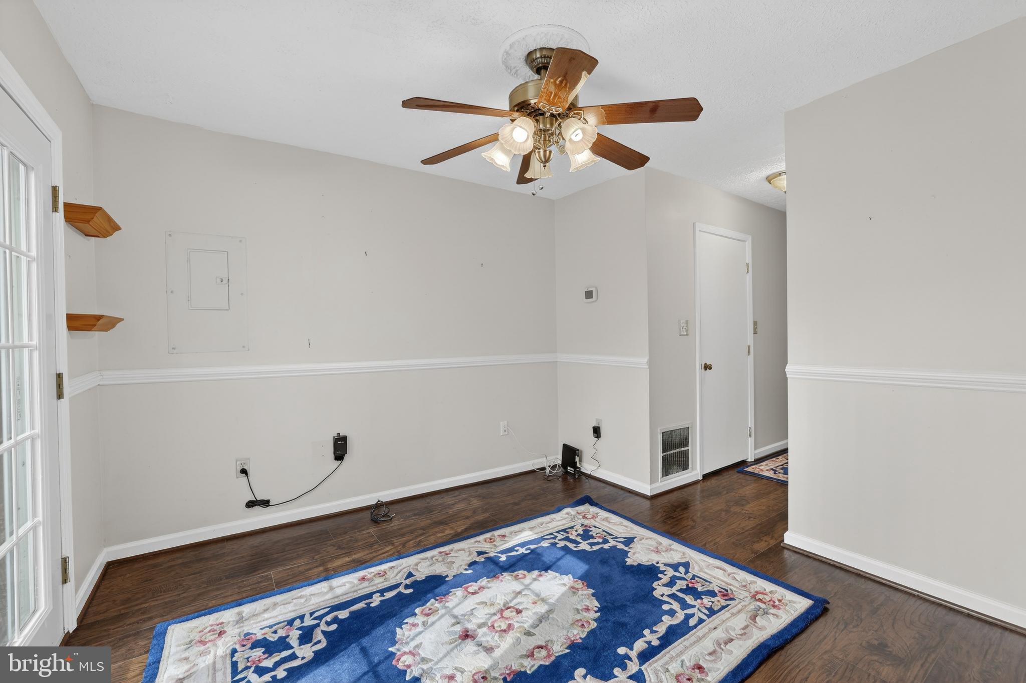 100 HERITAGE COMMONS DRIVE