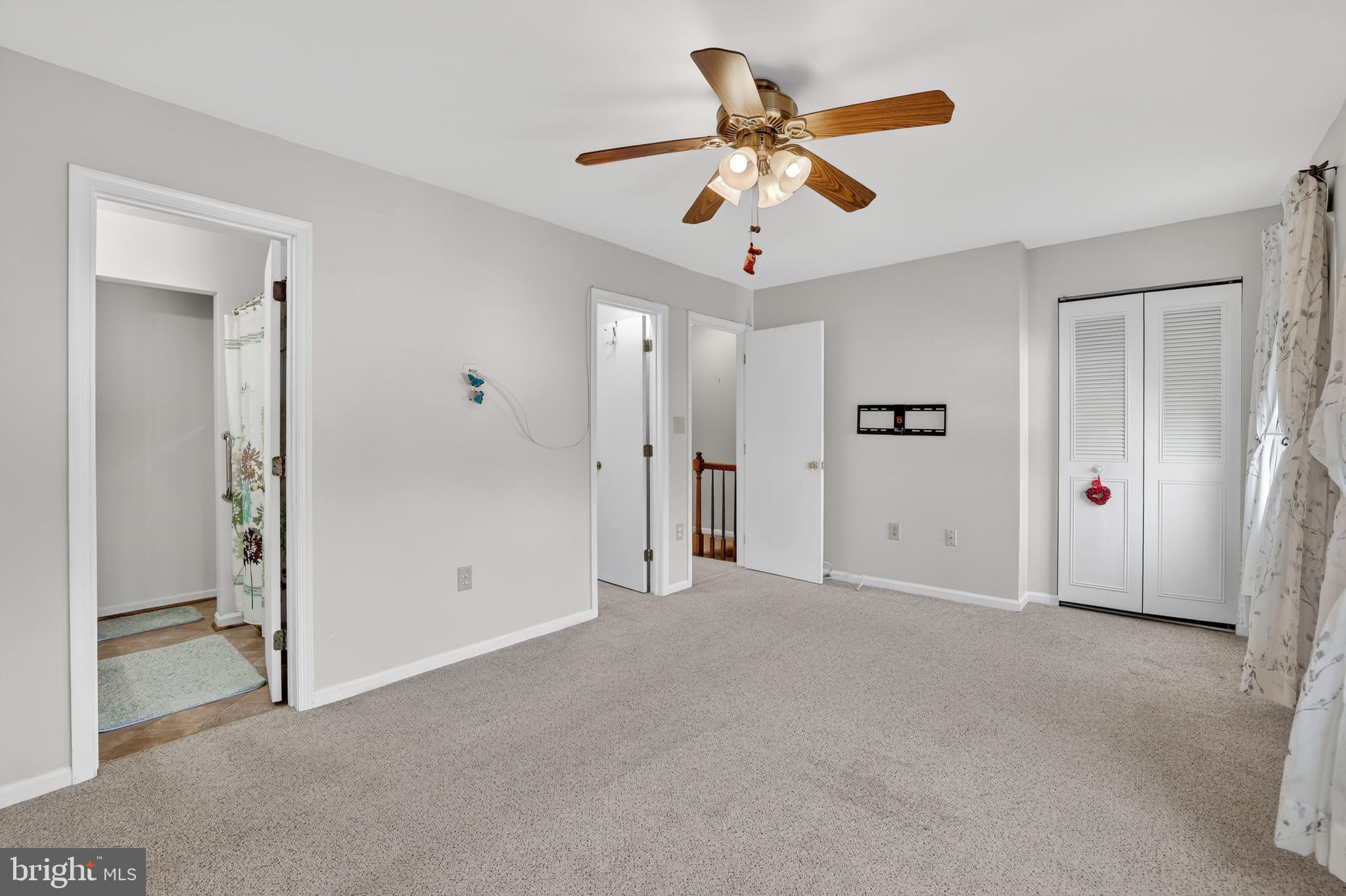 100 HERITAGE COMMONS DRIVE