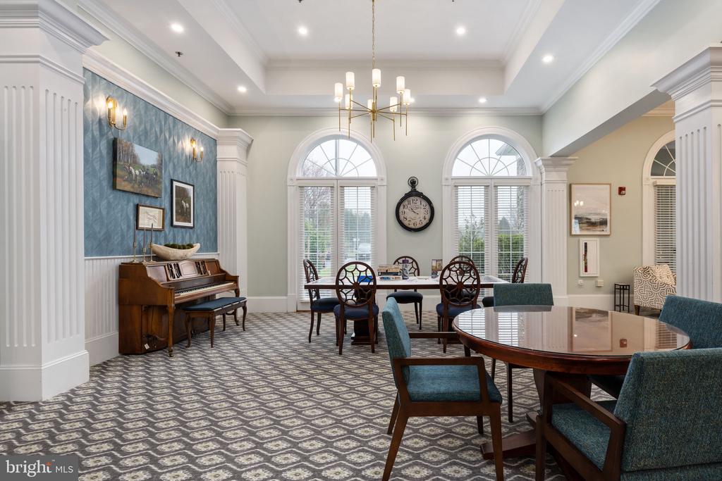 6 DAYTON CIRCLE