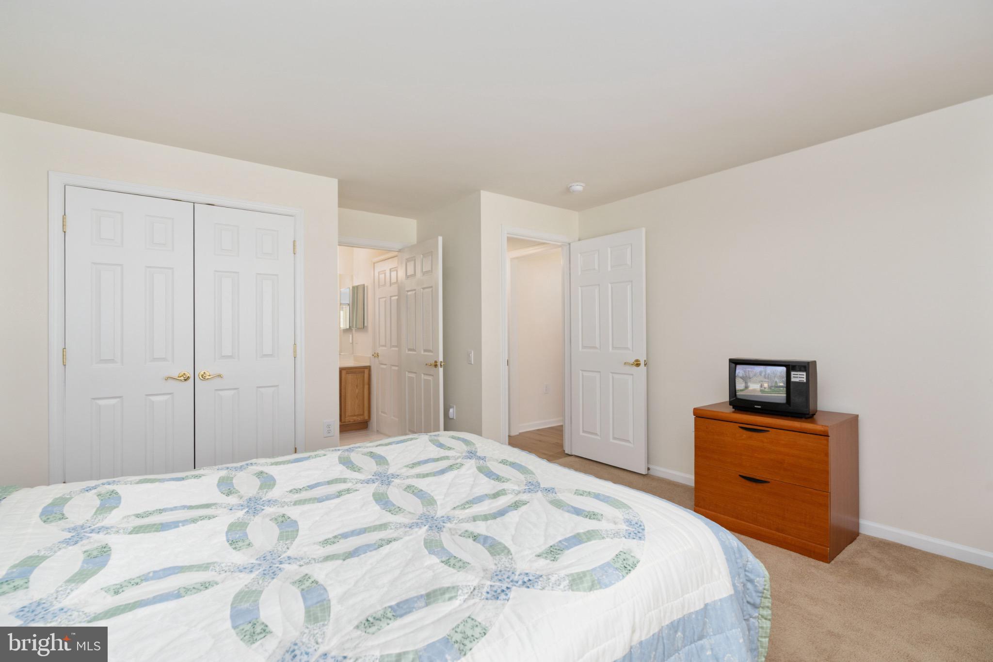 6 DAYTON CIRCLE