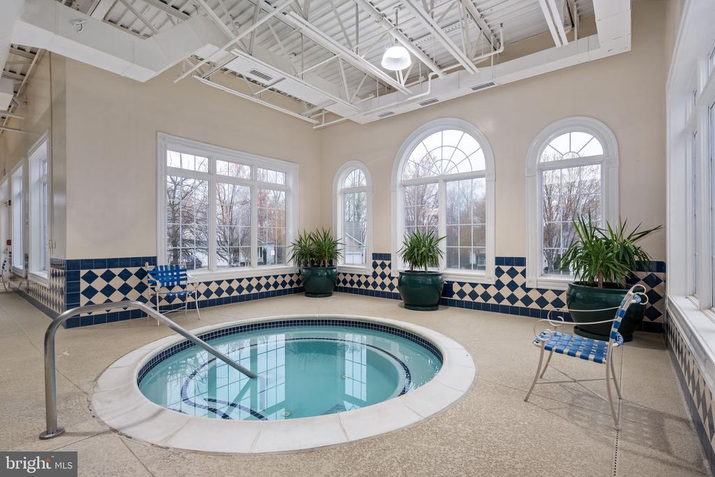 6 DAYTON CIRCLE