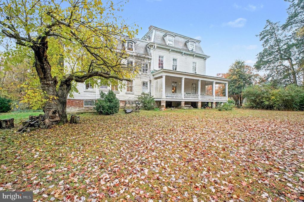 900 FICKLEN ROAD