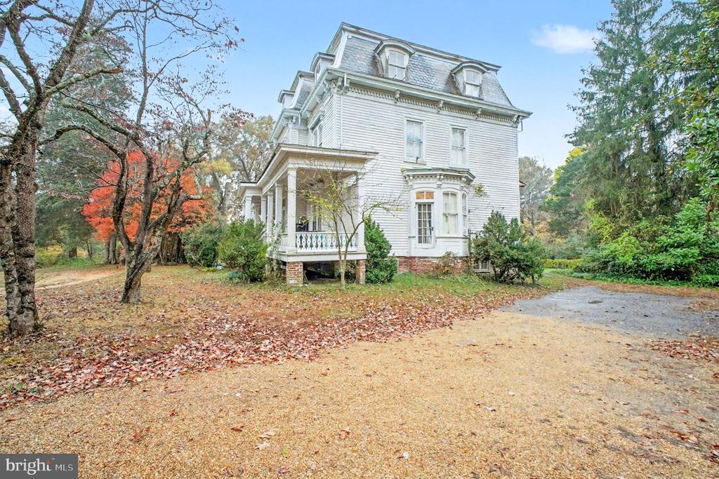 900 FICKLEN ROAD
