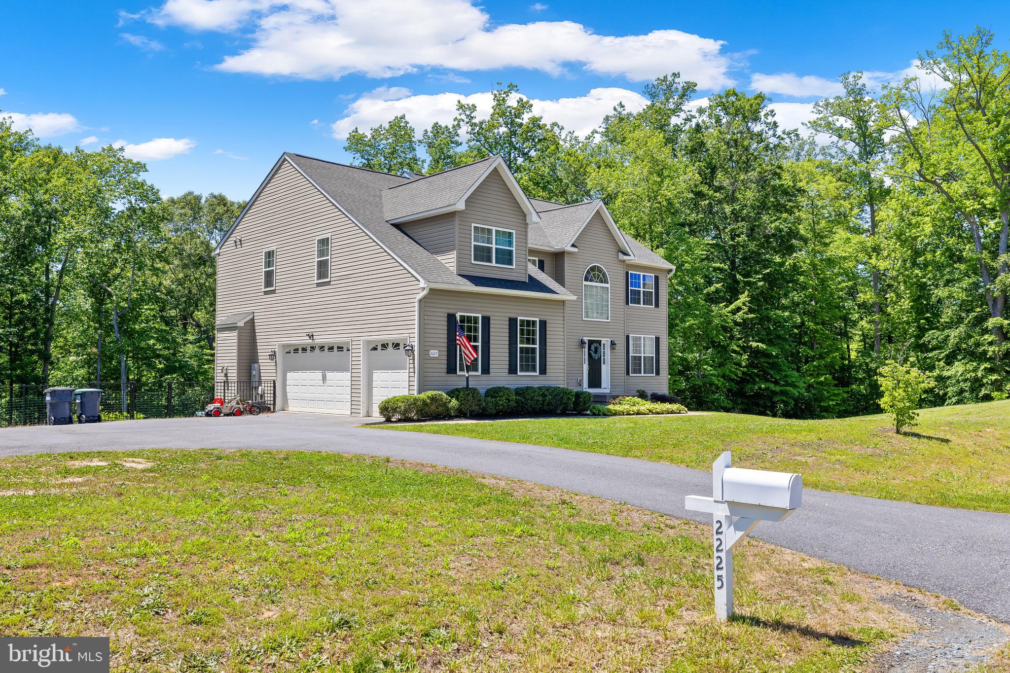 2225 CAMP GEARY LANE