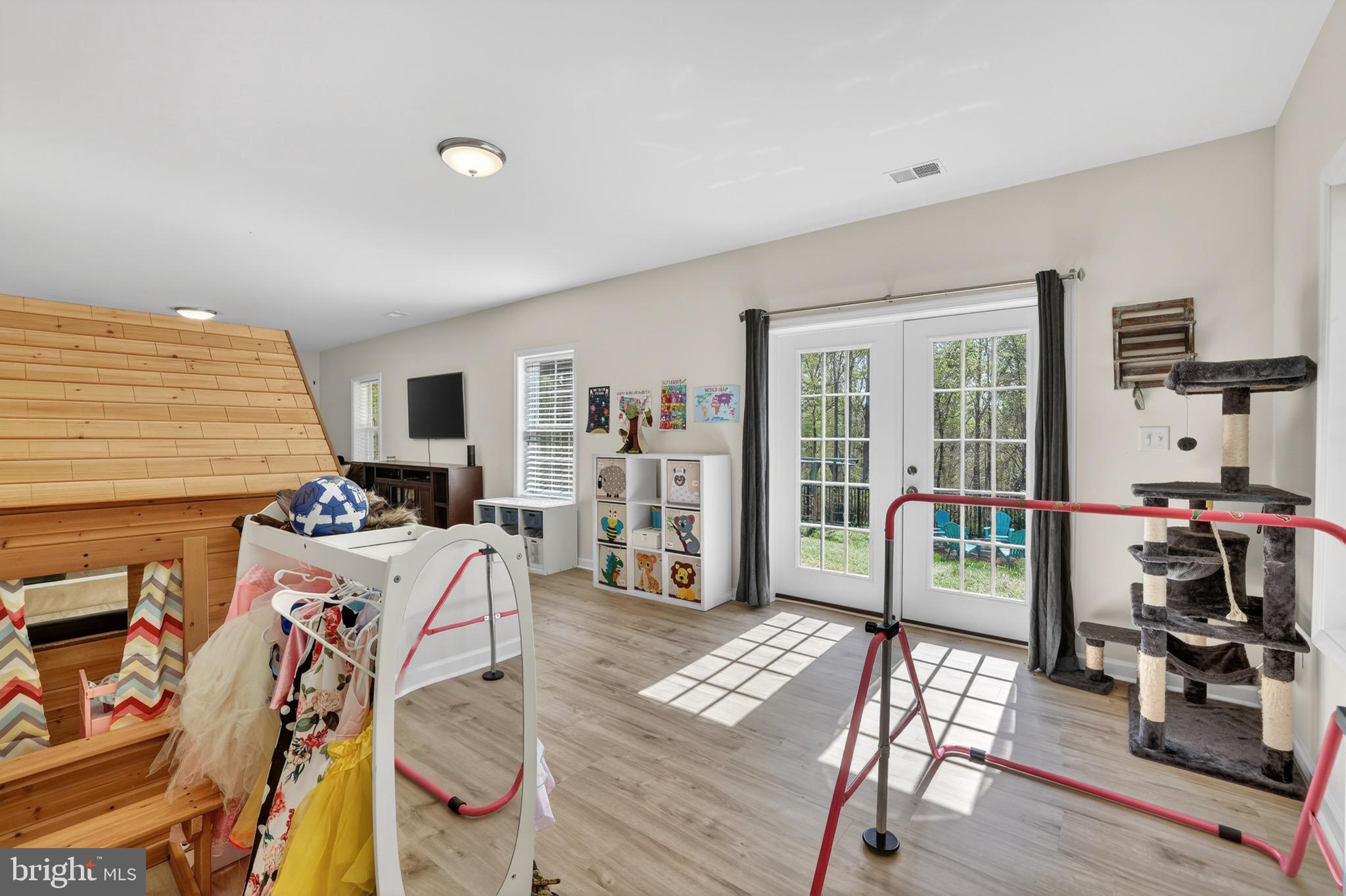 2225 CAMP GEARY LANE