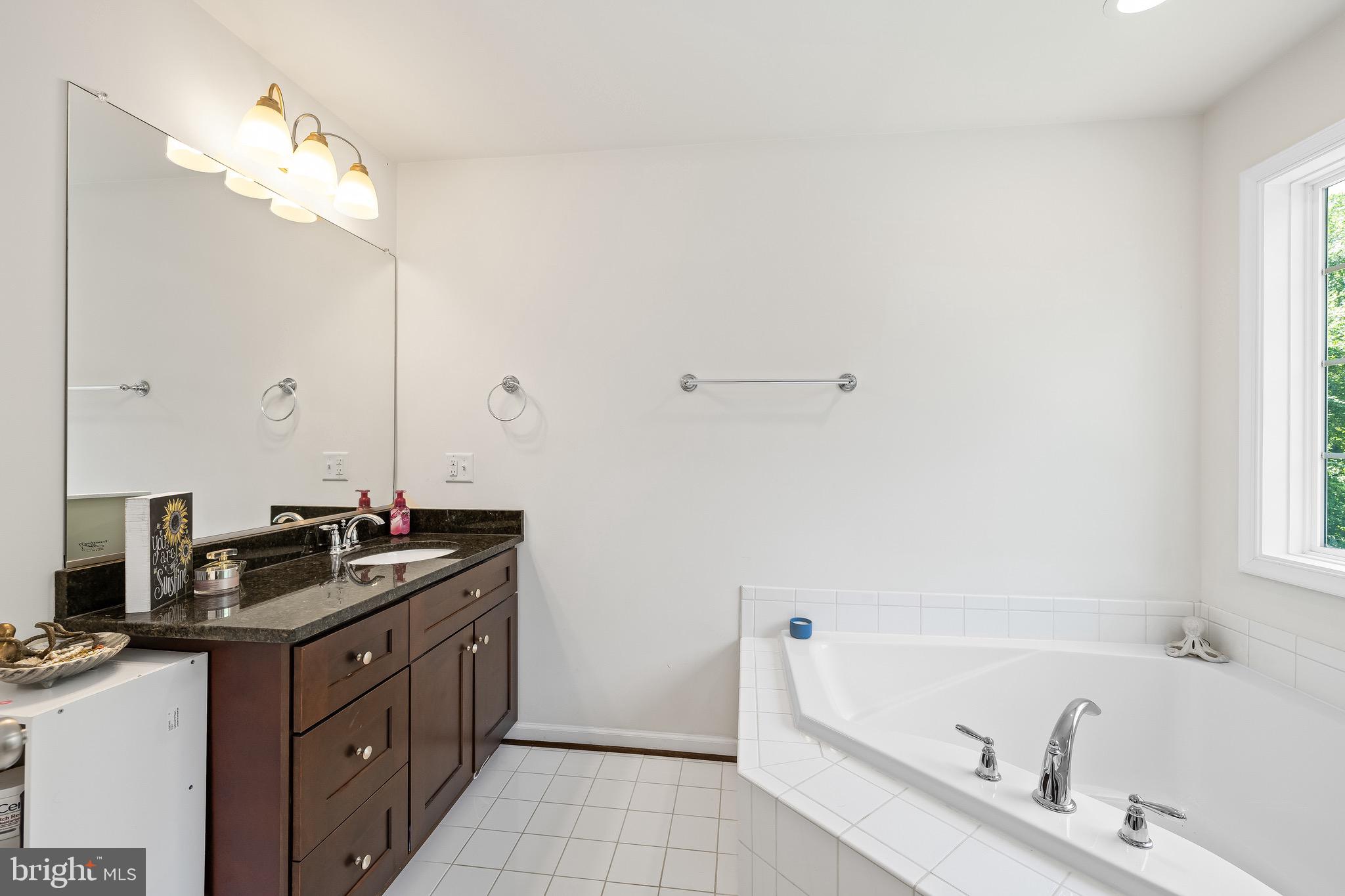 2225 CAMP GEARY LANE