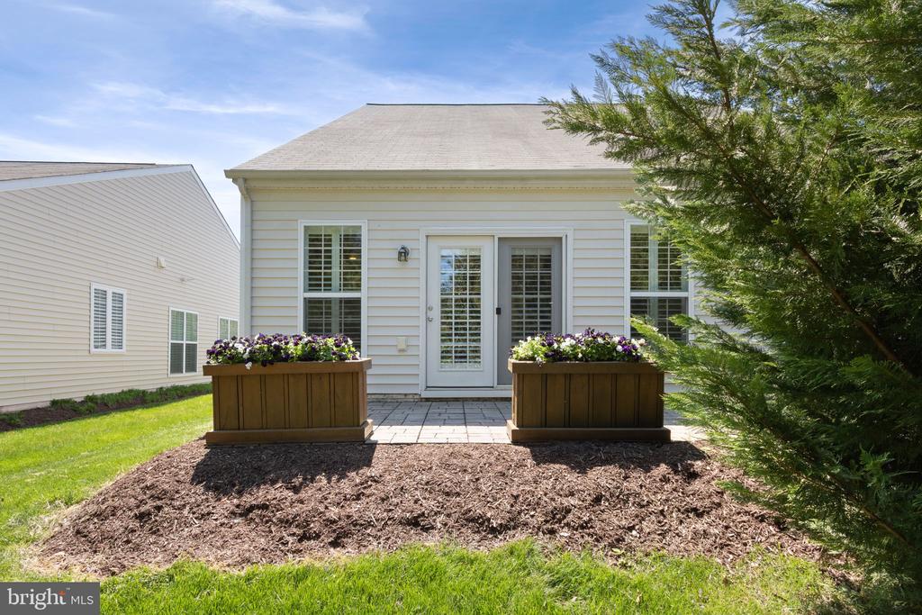 33 DENISON STREET