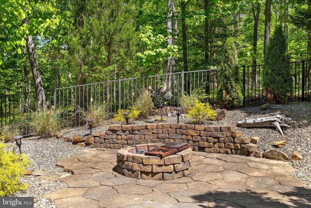 136 HOLLY BERRY ROAD