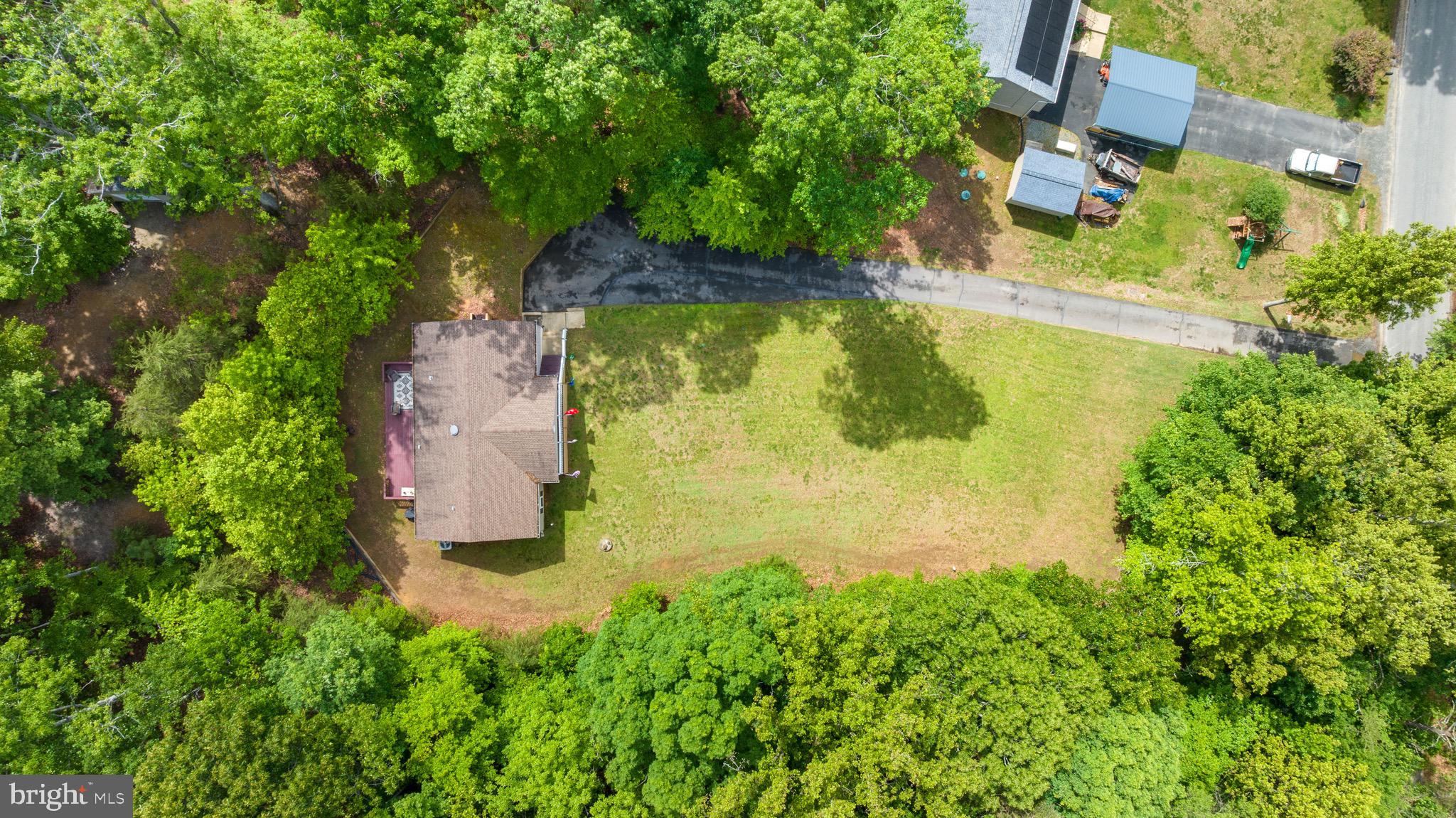33 WILLIAM AND MARY LANE