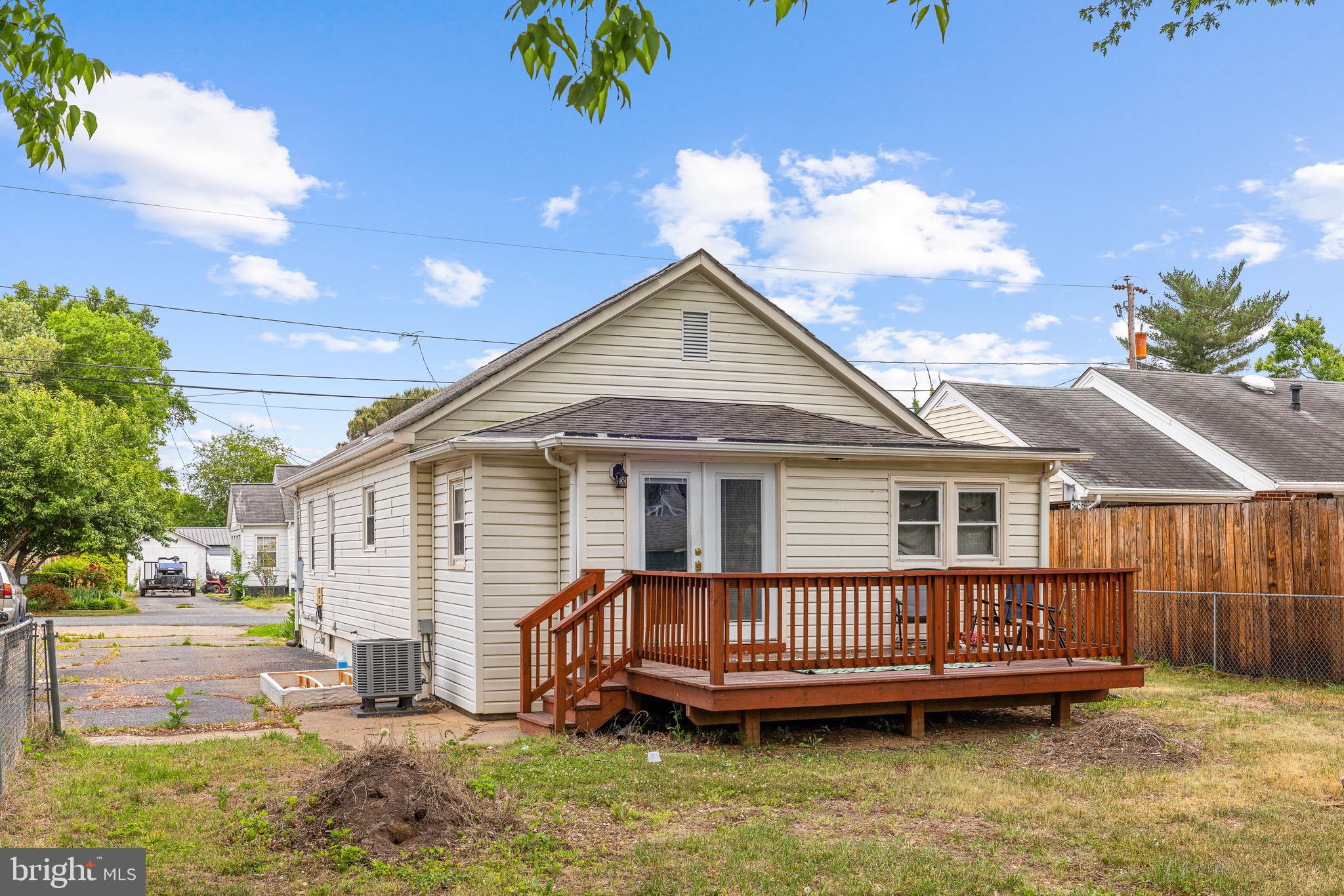 205 E CHATHAM STREET