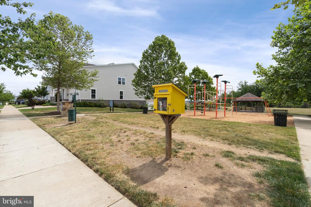 995 ASPEN ROAD