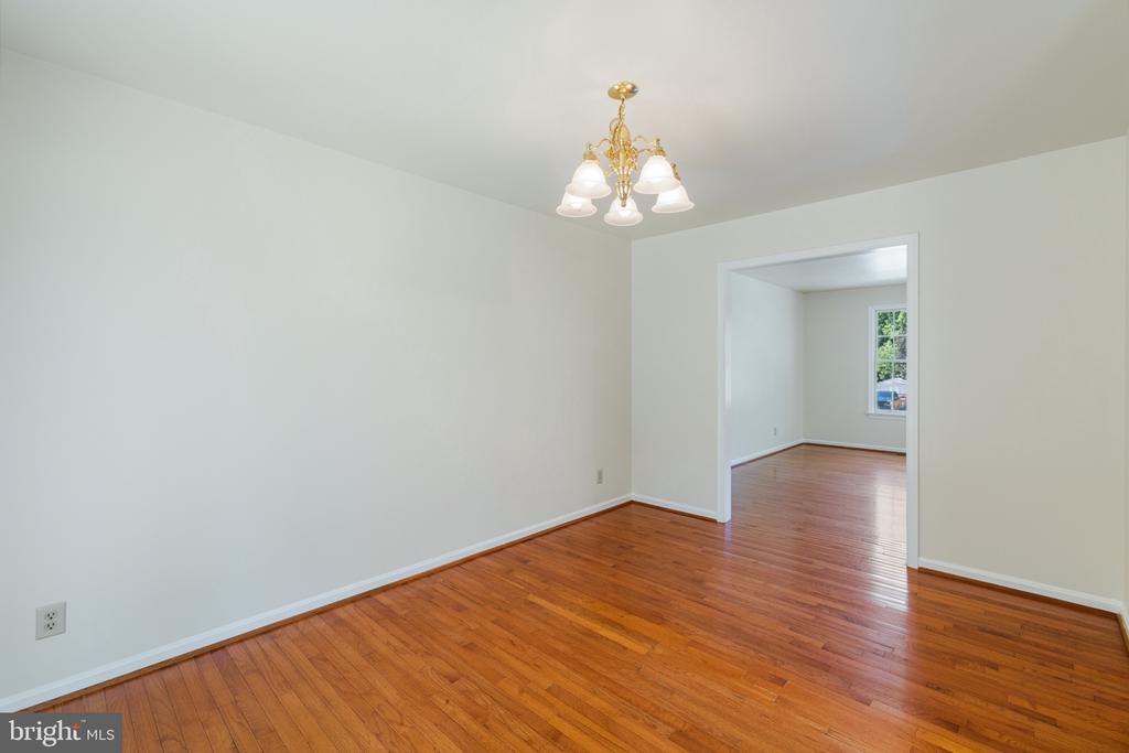 14 GLENDALE DRIVE