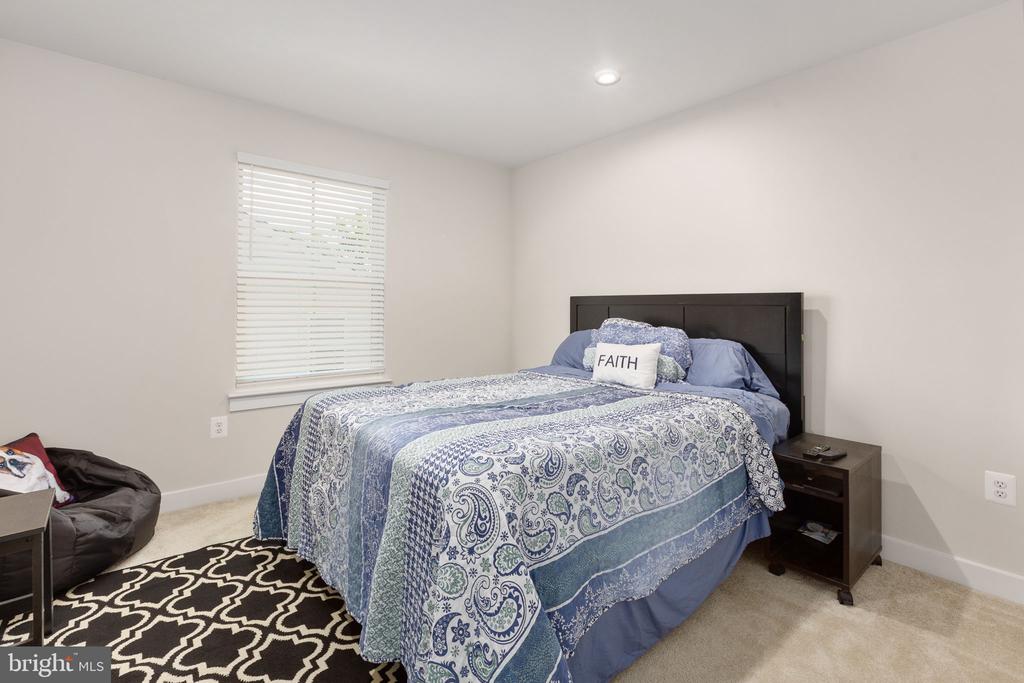 409 VANDEGRIFT ROAD