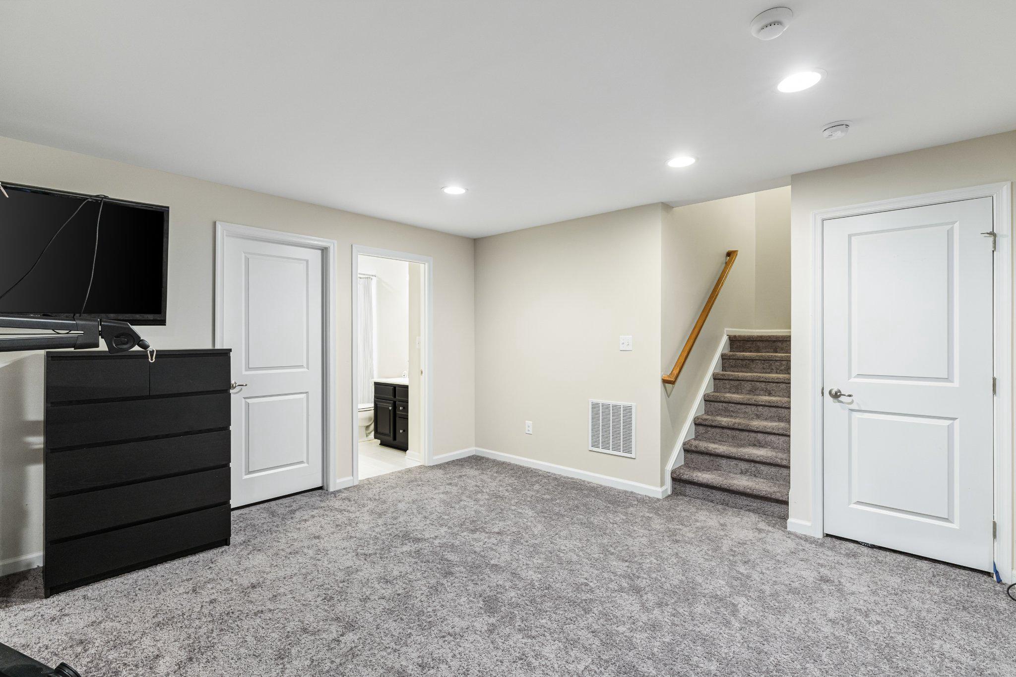 54 BAYSIDE DRIVE