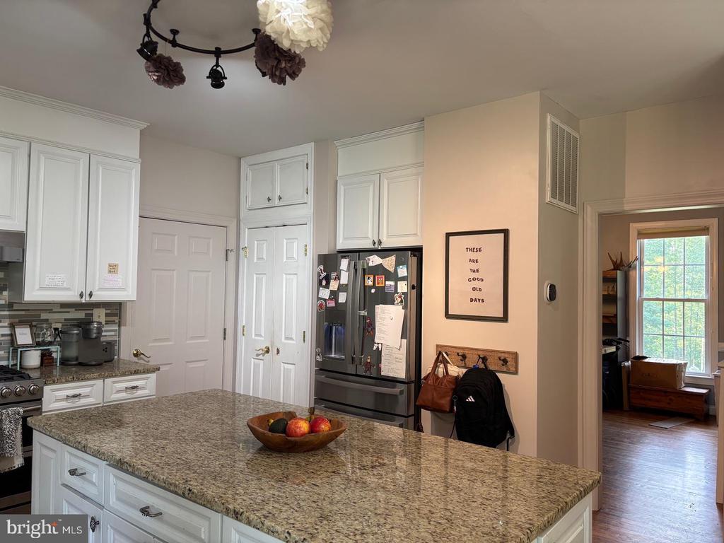 48 OLD CREEKSIDE ROAD