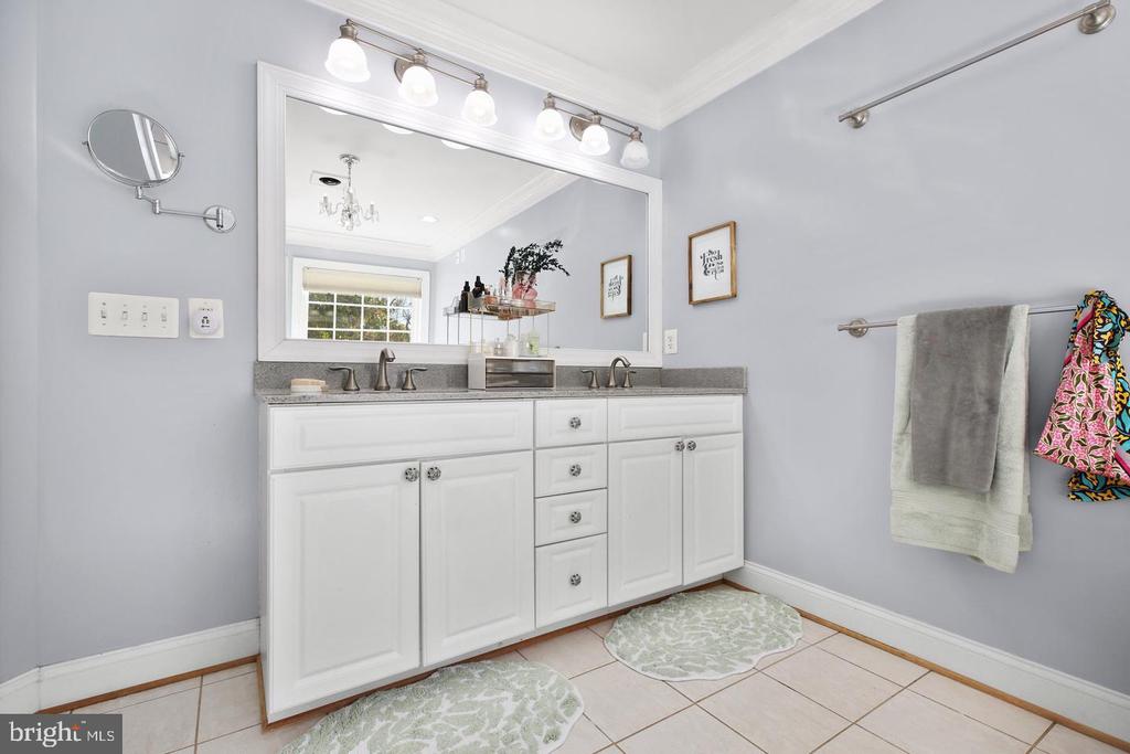 48 OLD CREEKSIDE ROAD