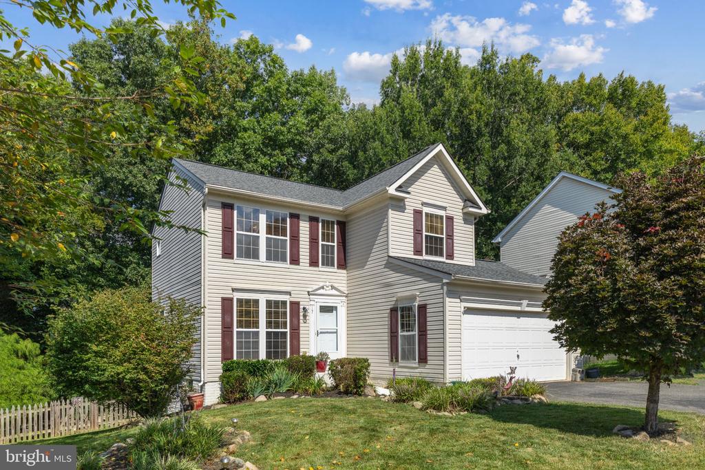 17 EMERALD DR,
