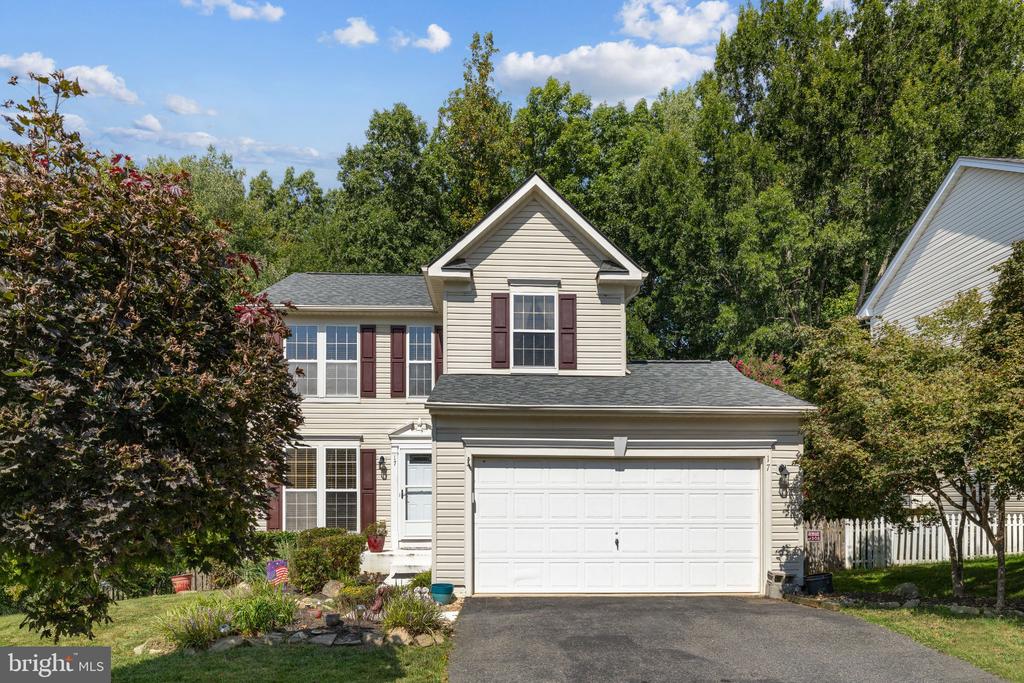 17 EMERALD DR,