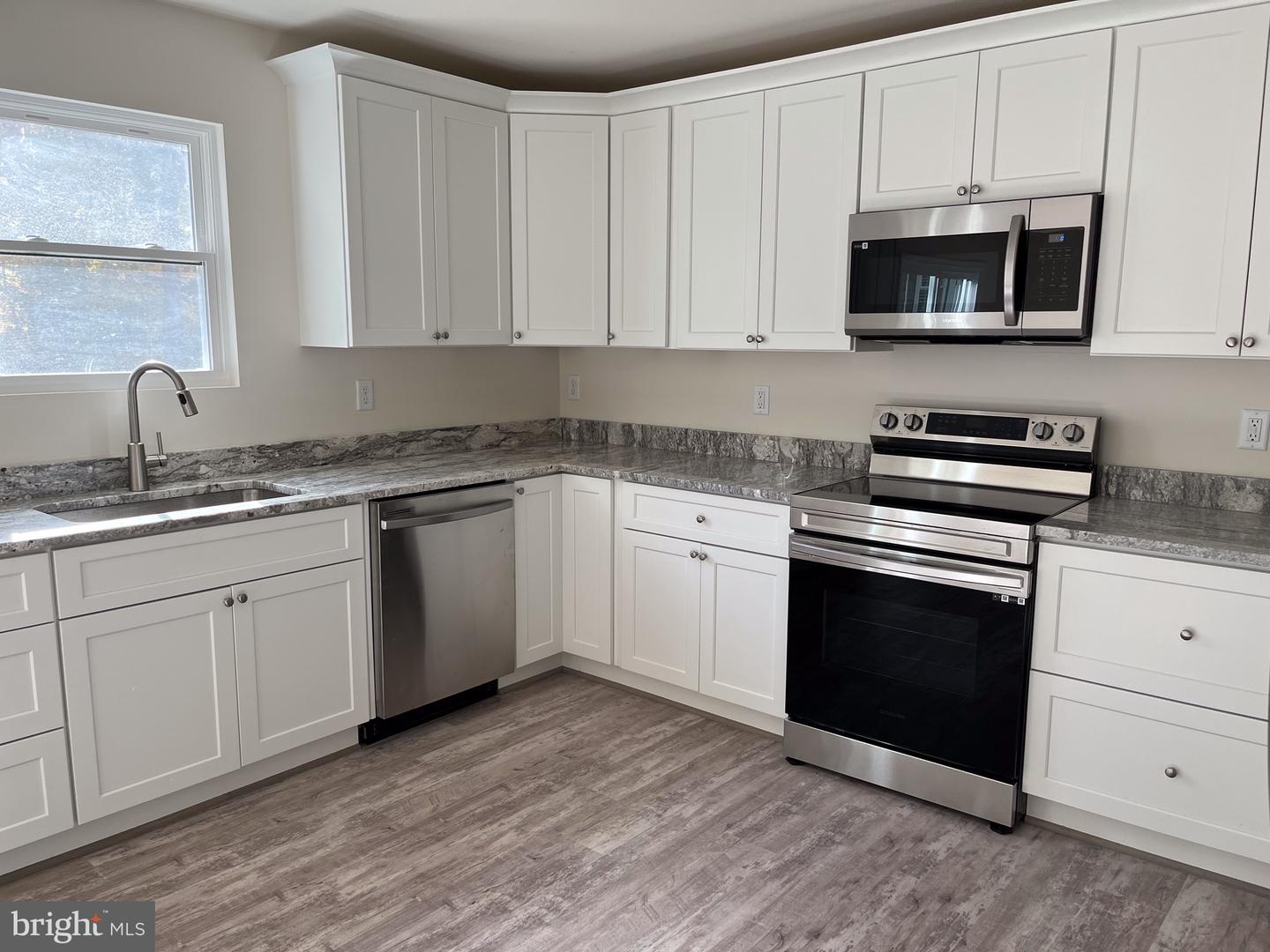 32 Placid Rd