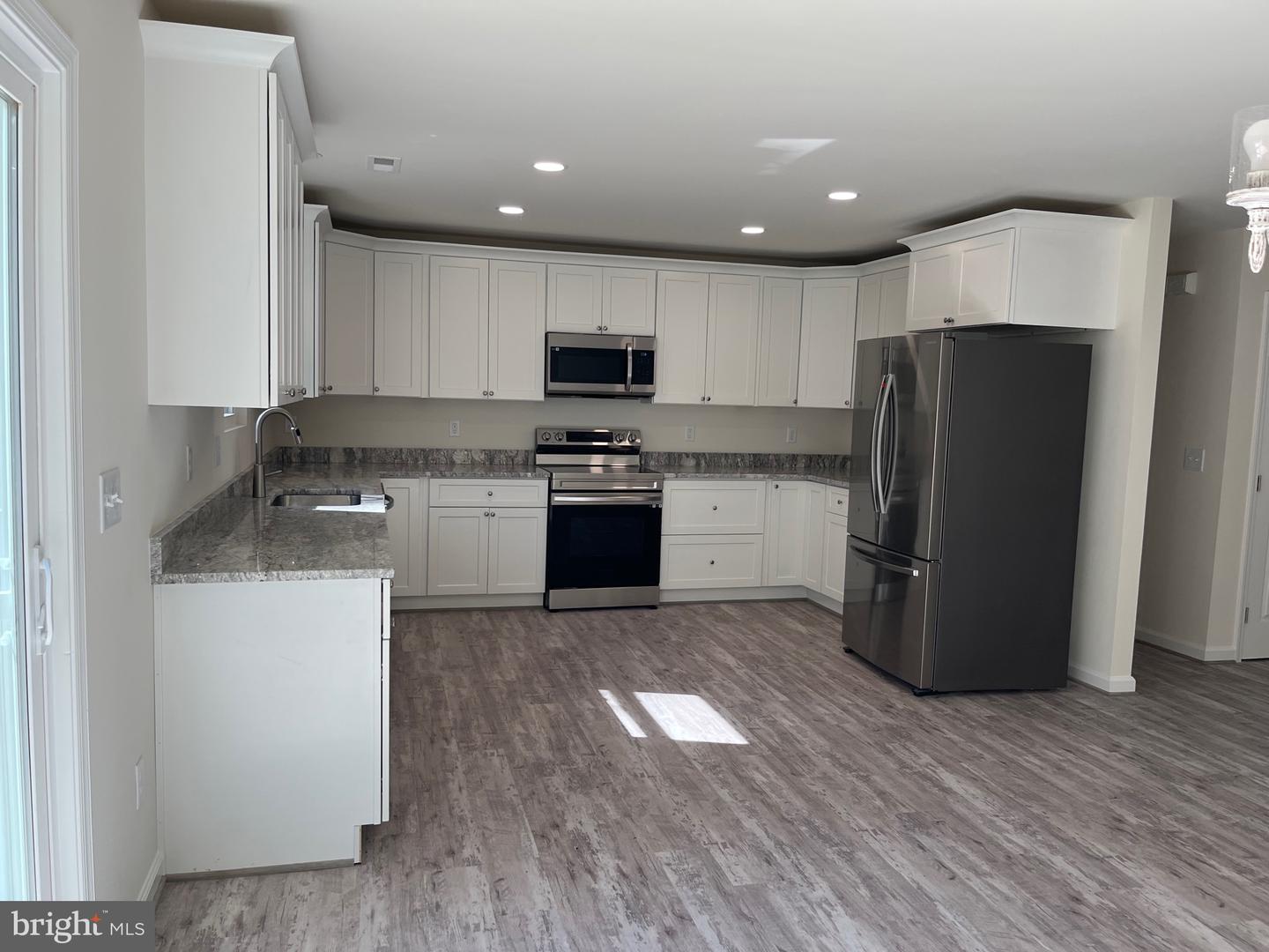 32 Placid Rd