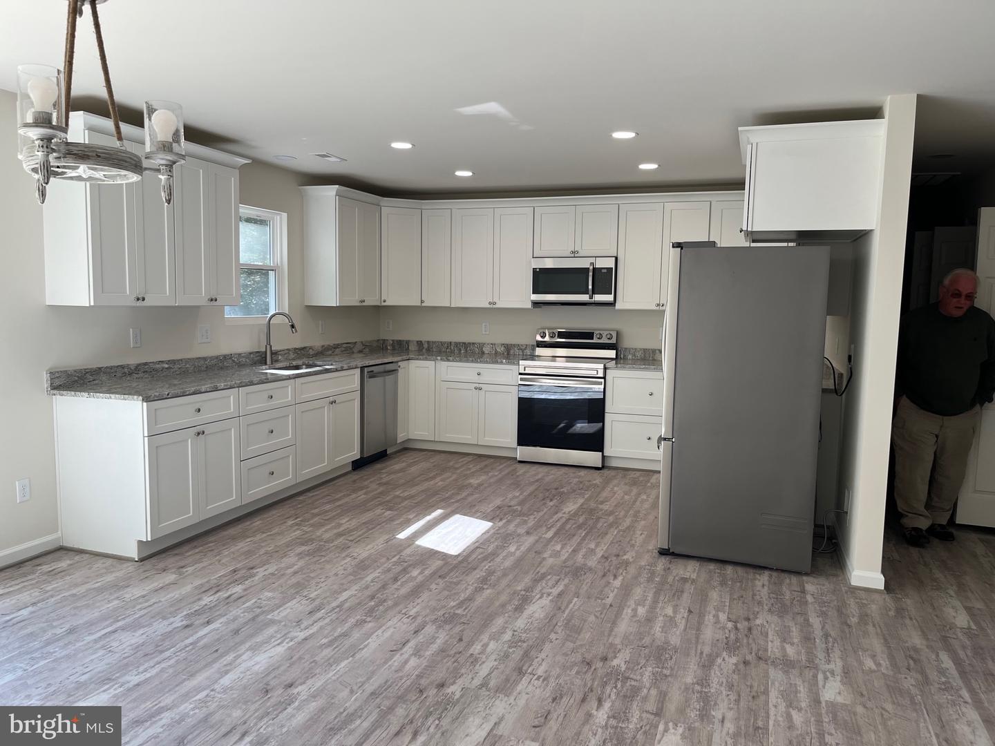 32 Placid Rd