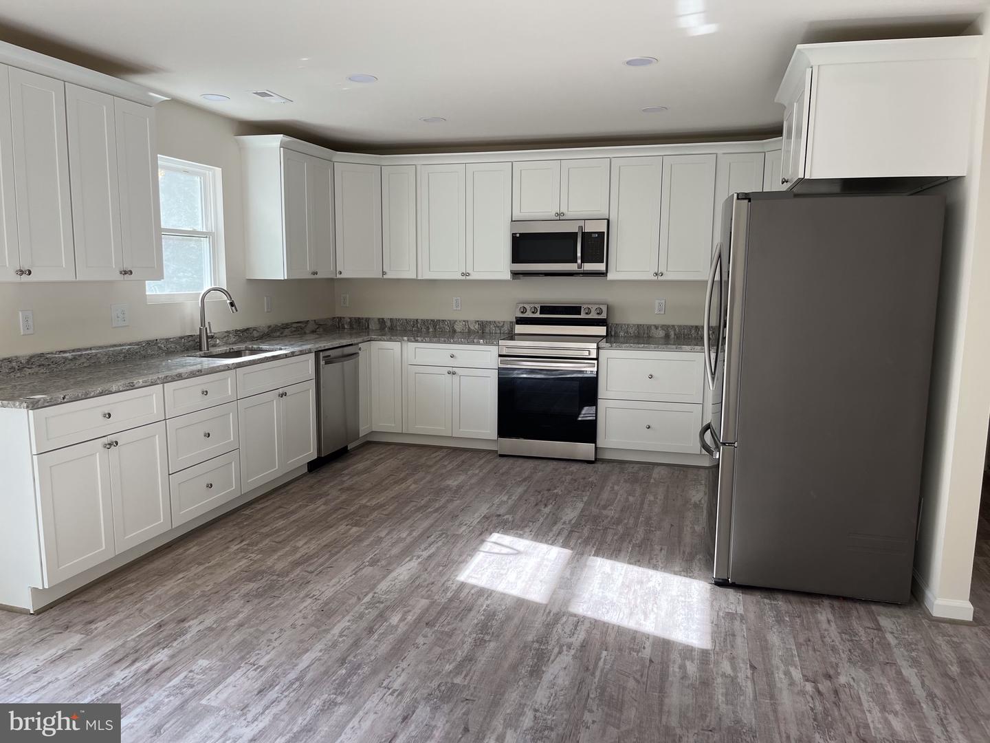 32 Placid Rd