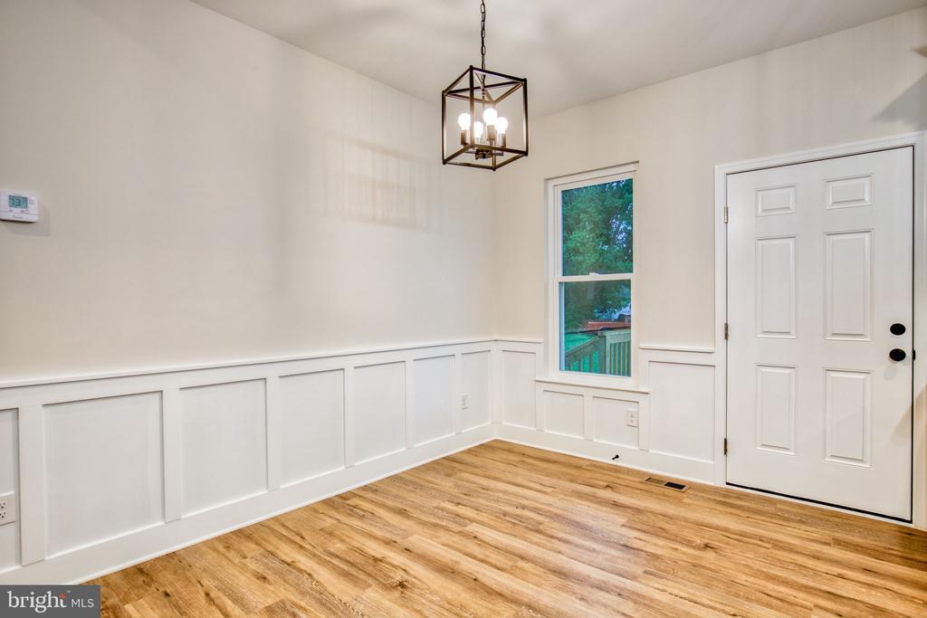 253 SHIRLEY LANE