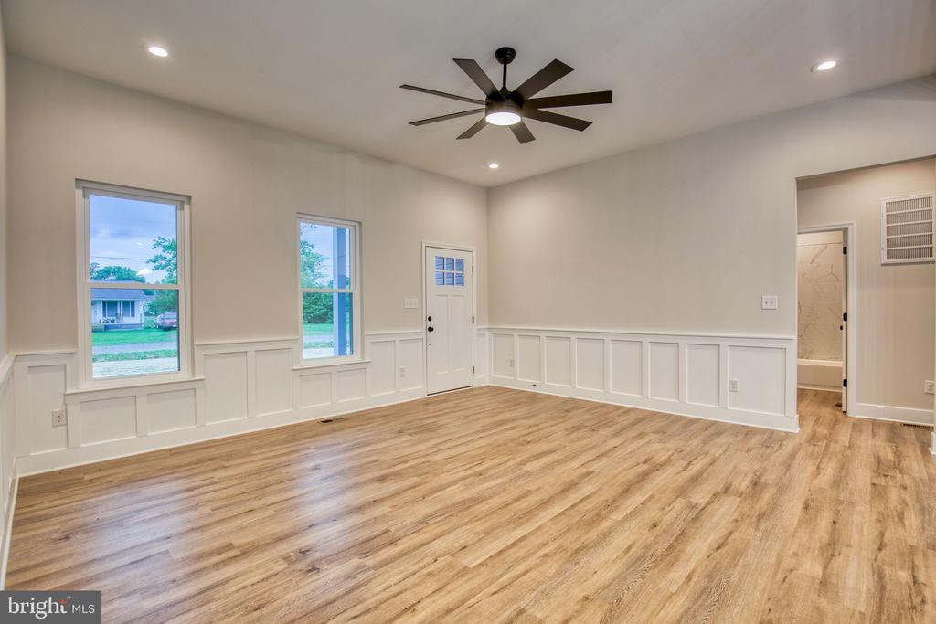 253 SHIRLEY LANE