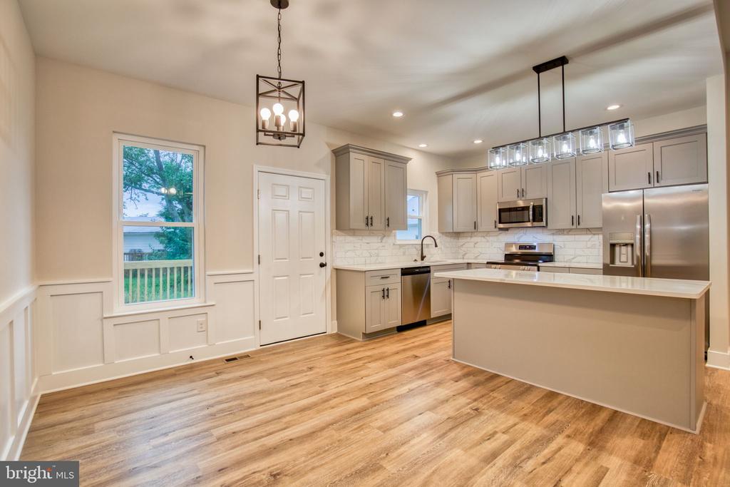253 SHIRLEY LANE