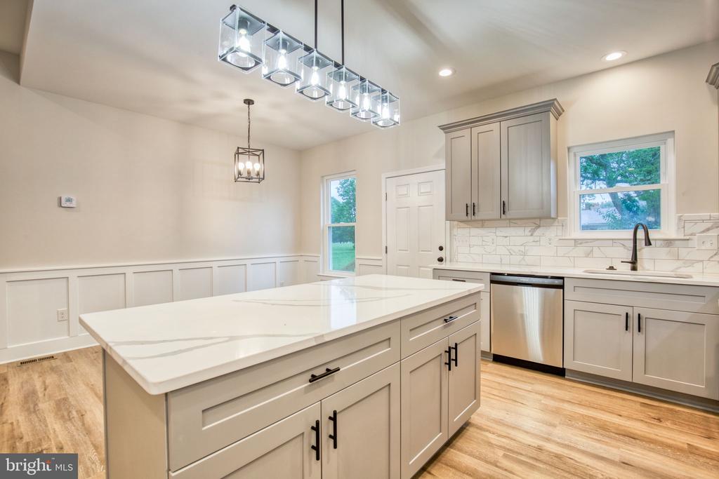 253 SHIRLEY LANE
