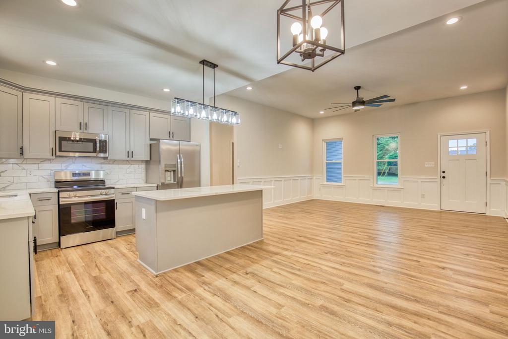 253 SHIRLEY LANE
