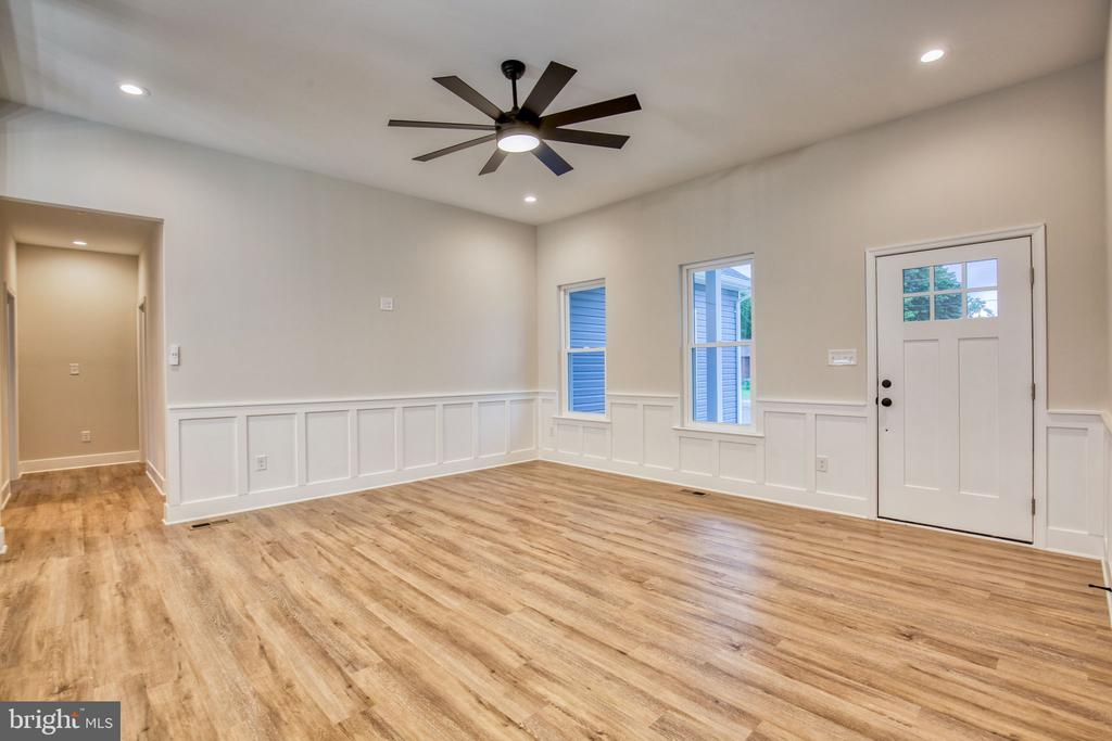 253 SHIRLEY LANE