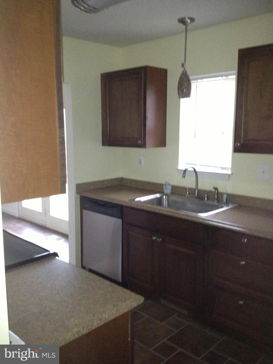 236 MEADOWVIEW LN.