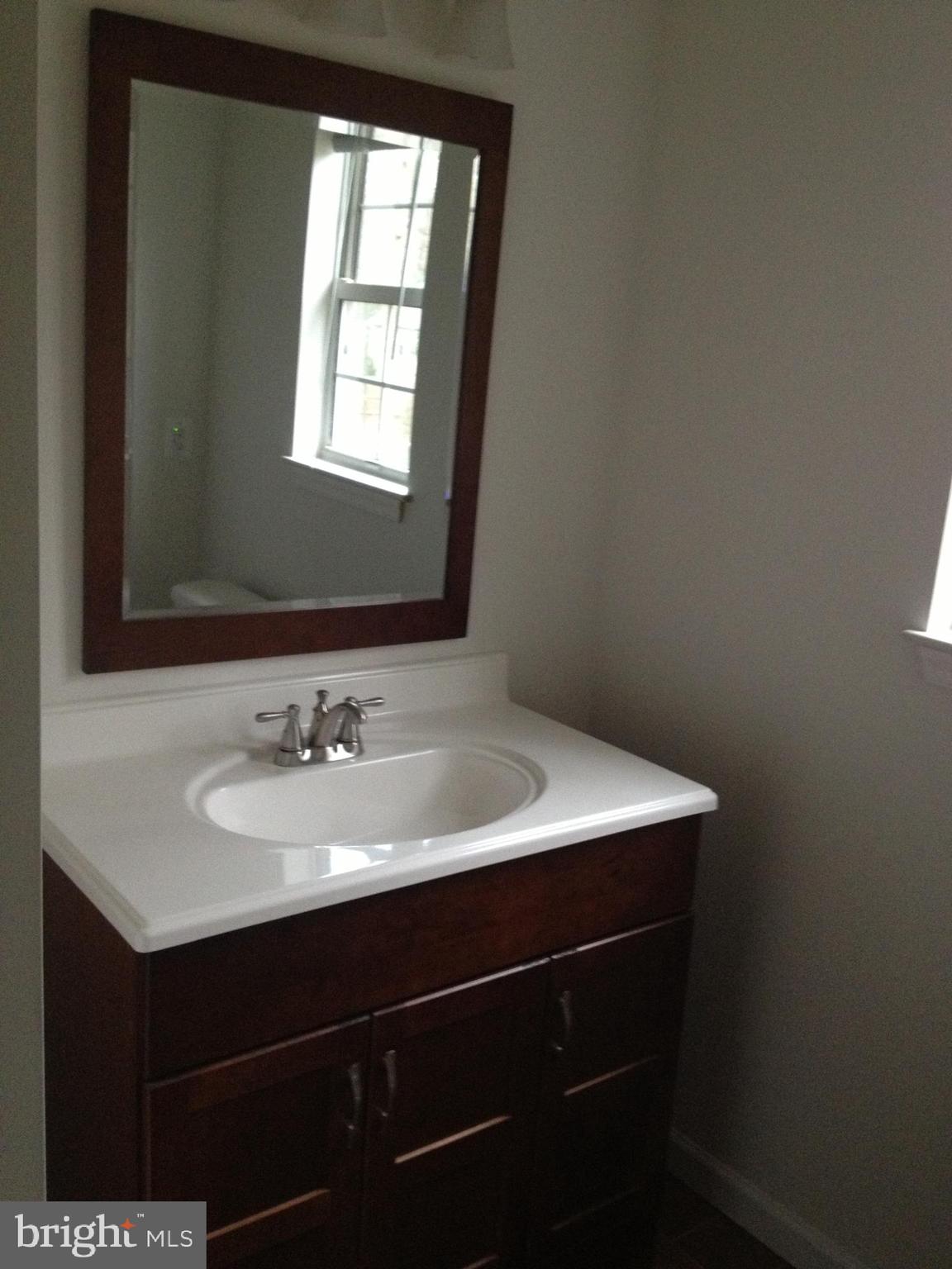 236 MEADOWVIEW LN.