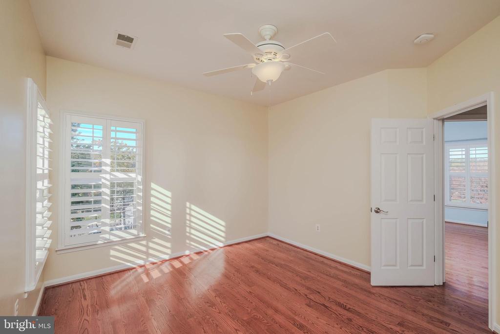1421 PICKETT COURT