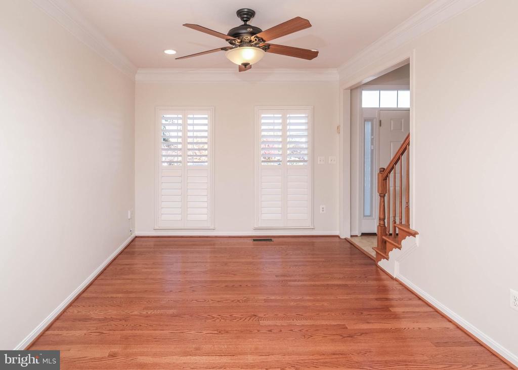 1421 PICKETT COURT