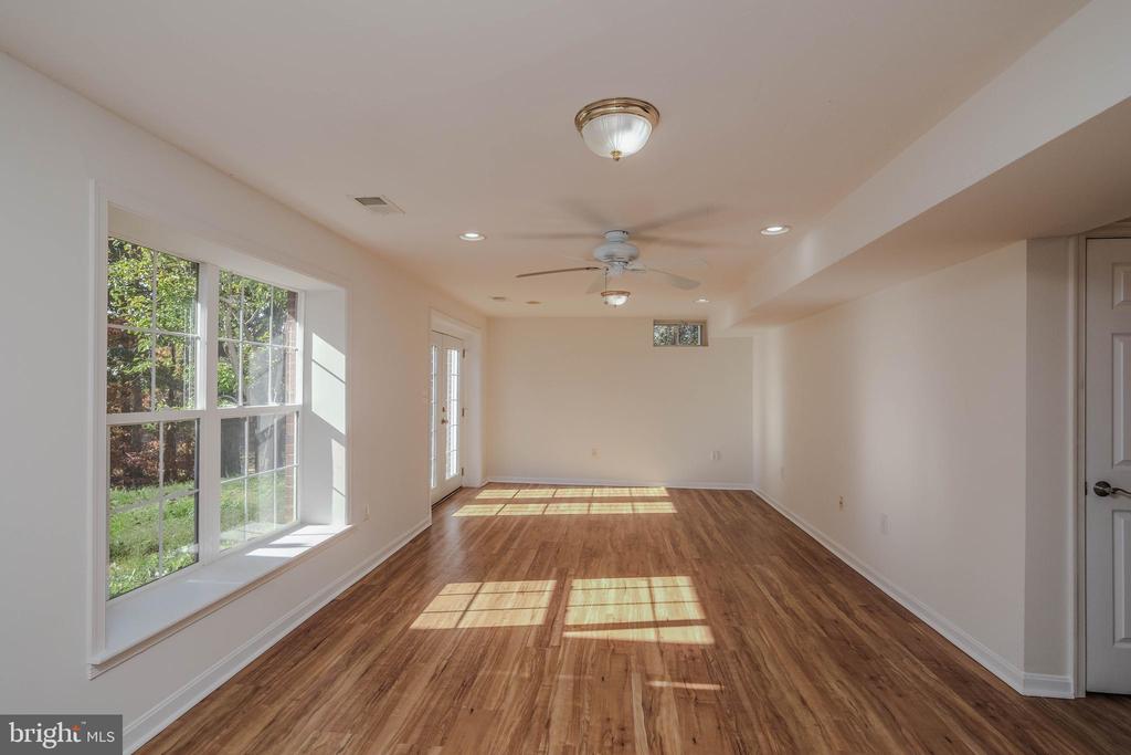 1421 PICKETT COURT