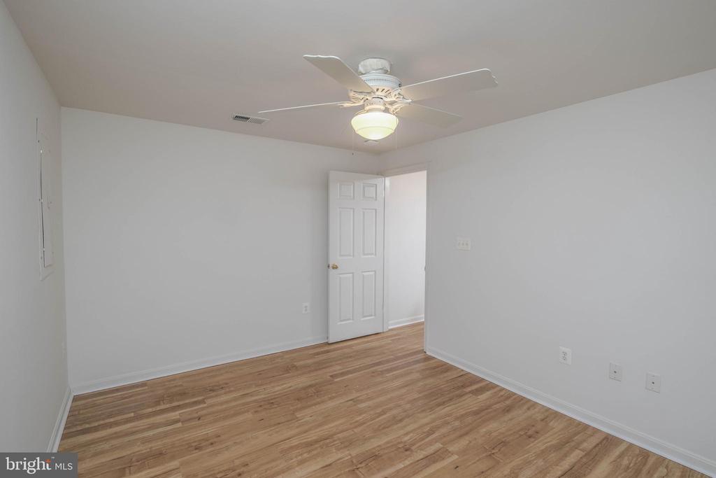 1421 PICKETT COURT