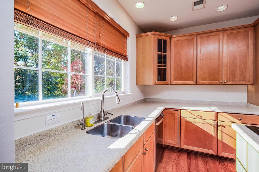 1421 PICKETT COURT
