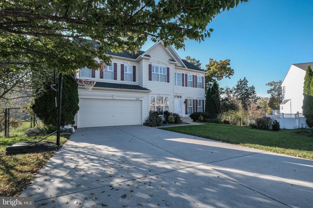 1421 PICKETT COURT