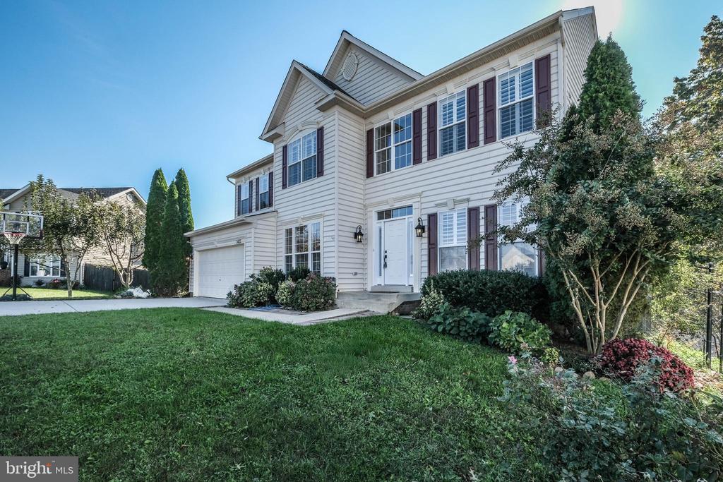 1421 PICKETT COURT
