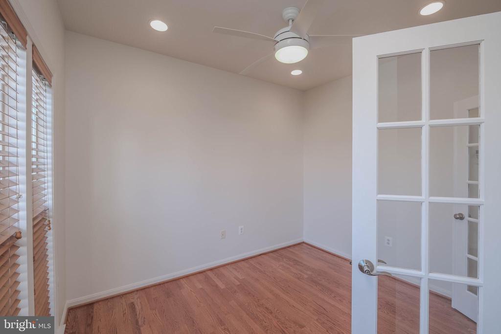1421 PICKETT COURT