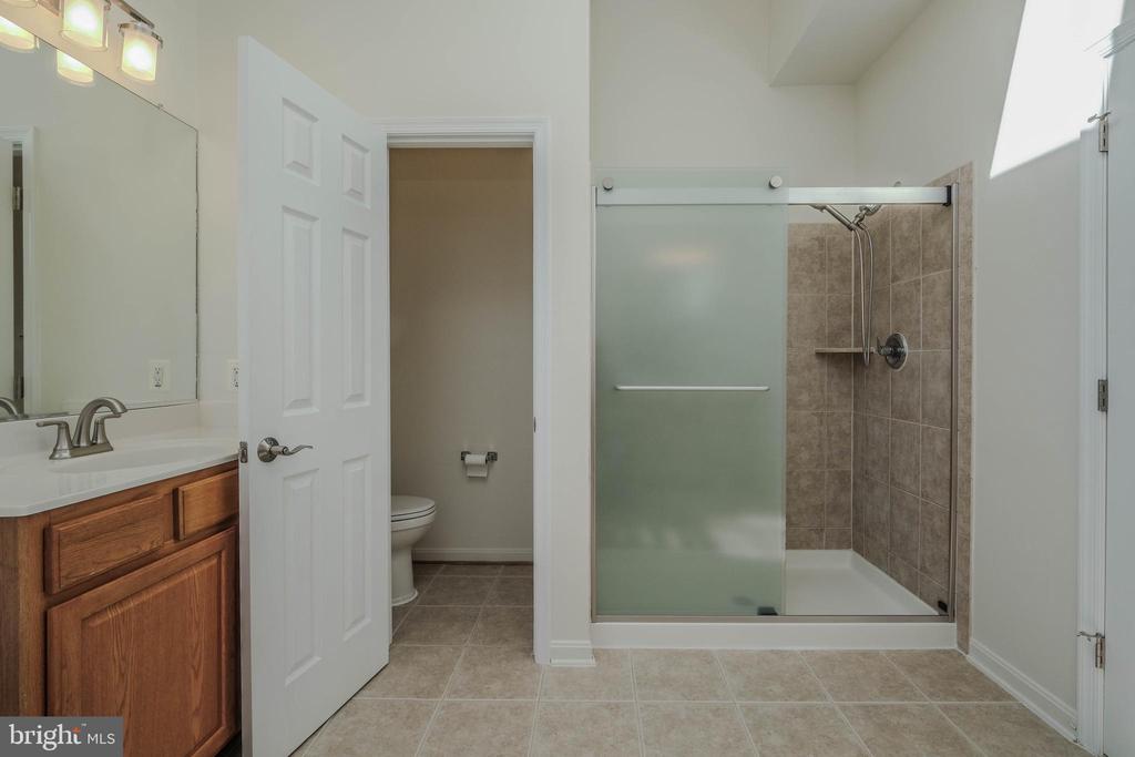 1421 PICKETT COURT