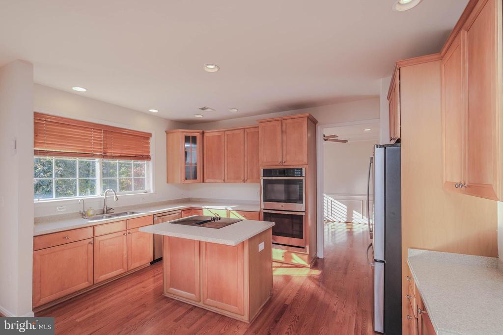 1421 PICKETT COURT