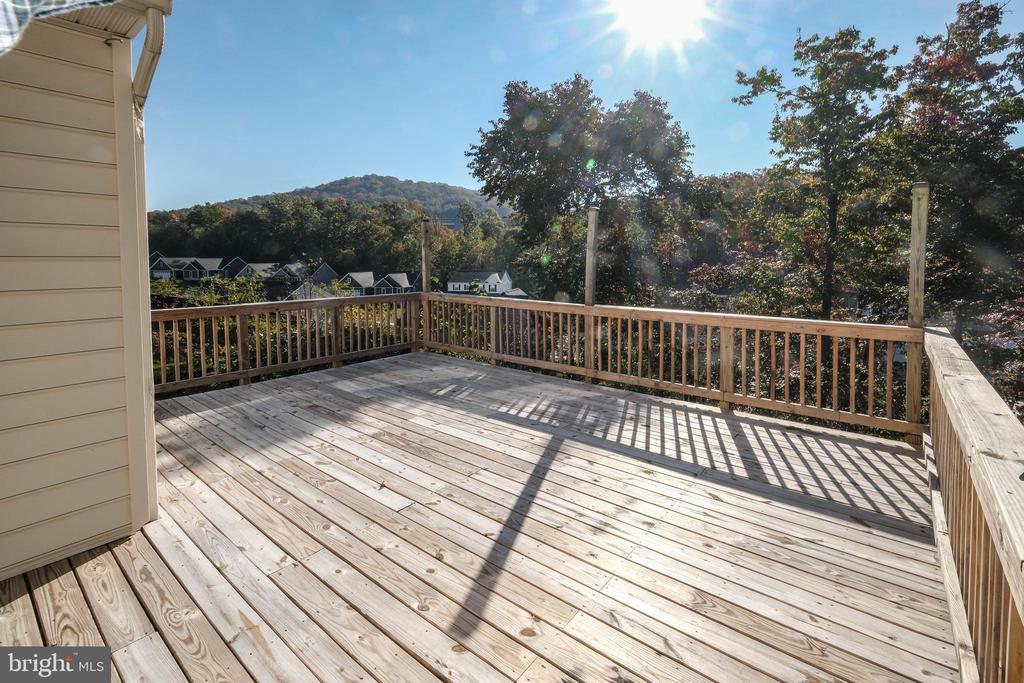 1421 PICKETT COURT