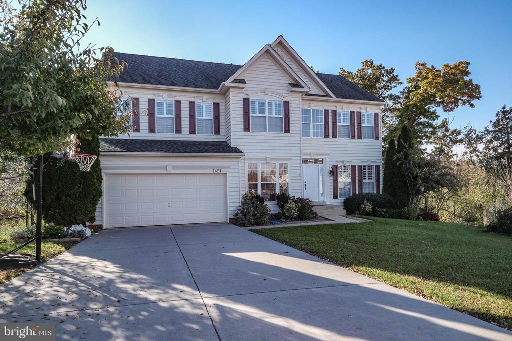 1421 PICKETT COURT
