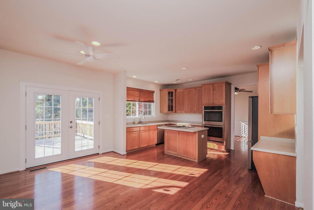 1421 PICKETT COURT