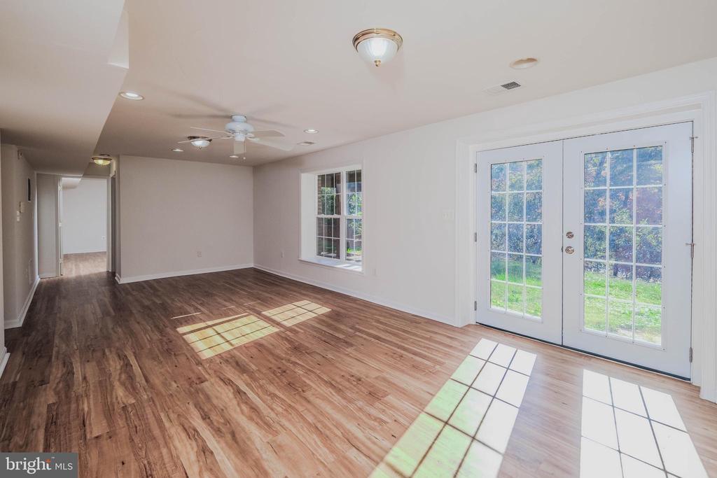 1421 PICKETT COURT