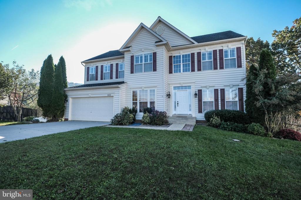 1421 PICKETT COURT