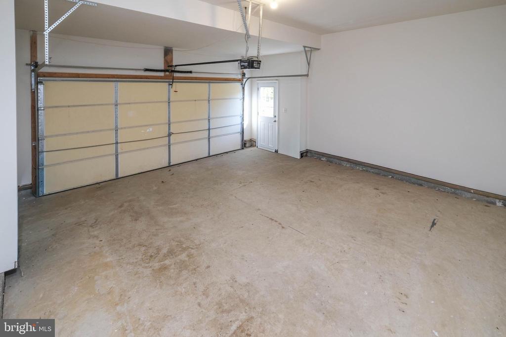 1421 PICKETT COURT